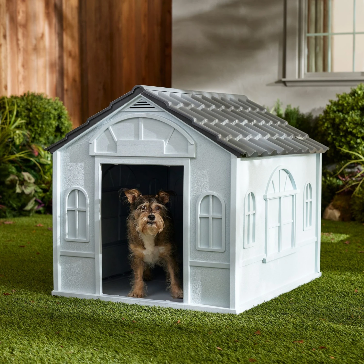 Frisco Deluxe Plastic Outdoor Dog House Frisco Deluxe Plastic Outdoor Dog House -Frisco Sales Store 370357 MAIN. AC SS1800 V1660701208